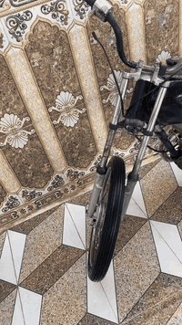 كلشي واضح كدام عينك سعر ٣٥٠وتساب شريحه 07806161853