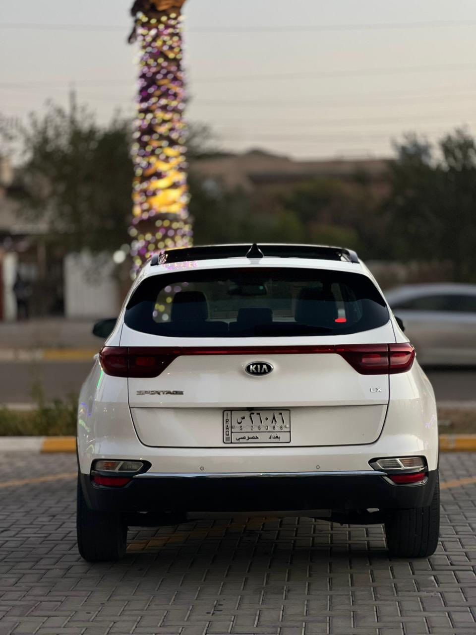 السلام عليكم
سبورتج 2021   EX 2400gdi

المواصفات :
بانوراما 
بصمه 
كشنات تدفئه تبريد
اناره داخليه بلاد
صندوق خلفي كهرباء
حساس امامي خلفي
رادر امامي+جانبي
سترين كهرباء
3وضعيات قياده
فور ويل
شاشه كبيره تدعم كار بلي
سستم صوت سماعات هارمن گاردن
السياره حادثه موضح بالصور
السعر 190 
ماشيه 55 الف ميل
مكانه بغداد حي الجهاد
الاتصال ***********
