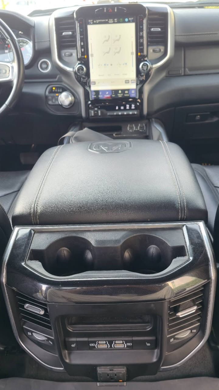 السلام عليكم
رام لارمي 1/1 فول مواصفات 
كلين تايتل (بدون حادث او غرق )
بلاك ادشن
الموديل :2022
رقم اربيل مميز
( 25000 F)
سعر الرقم اقل شي 3.000.000 دينار . 
ماشية 24.000 ميل . 
المحرك : V8 5.7L .
* دفع رباعي 4x4 .
* دبل ثكيل . 
* دبل خفيف . 
* رادار خلفي امامي . 
* سقف بانوراما . 
* حساسات امامية وخلفية  .
* اتوتو ستوب خلفي . 
* شاشه تيسلا كبيرة . 
* المصابيح الأمامية LED .
* المصابيح الخلفية LED . 
* دخول ذكي (بصمة عدد 2) . 
* تشغيل عن بعد .
* هاند برك بصمة . 
* اوتو هولد بالتقاطعات .
* تحكم سترين قفل سرعة . 
* تحكم سترين ميديا وصوت السماعات . 
* نضام صوت هارمن كاردن . 
* مقاعد الامامية تدفئة وتبريد . 
* مقاعد الخلفية تدفئة . 
* المقاعد كهربائية مع ميموري .
* نظام ملاحة نفكيشن GPS .
* مرايا الجانبية كهربائي شفط . 
* شاحن موبايل لاسلكي (وايرليس) عدد 2 . 
* 4 مخارج شحن USB . 
* 5 مخارج شحن تايب C . 
* مخرج كهرباء 400 W . 
* الشباك الخلفي تحكم كهرباء . 
* المرايا الجانبية تدفئة .
* باب الصندوق كهربائي .
* فتاحات بالبونيد سبورت . 
* امكانية تعديل ارتفاع دواسات البنزين والبريك .
* هاند بريك كهربائي .  
* مرايا مع خاصية التعتيم الذاتي . 
* مساحات تخزين إضافية تحت المقاعد الخلفية
* ويل حجم 22 اعلى فئة
* طخم تاير جديد
* باتري جديد


**إذا كنت صاحب هذا الإعلان وتريد حذفه لأي سبب، رجاءا أرسل رسالة إلى الدعم الفني**