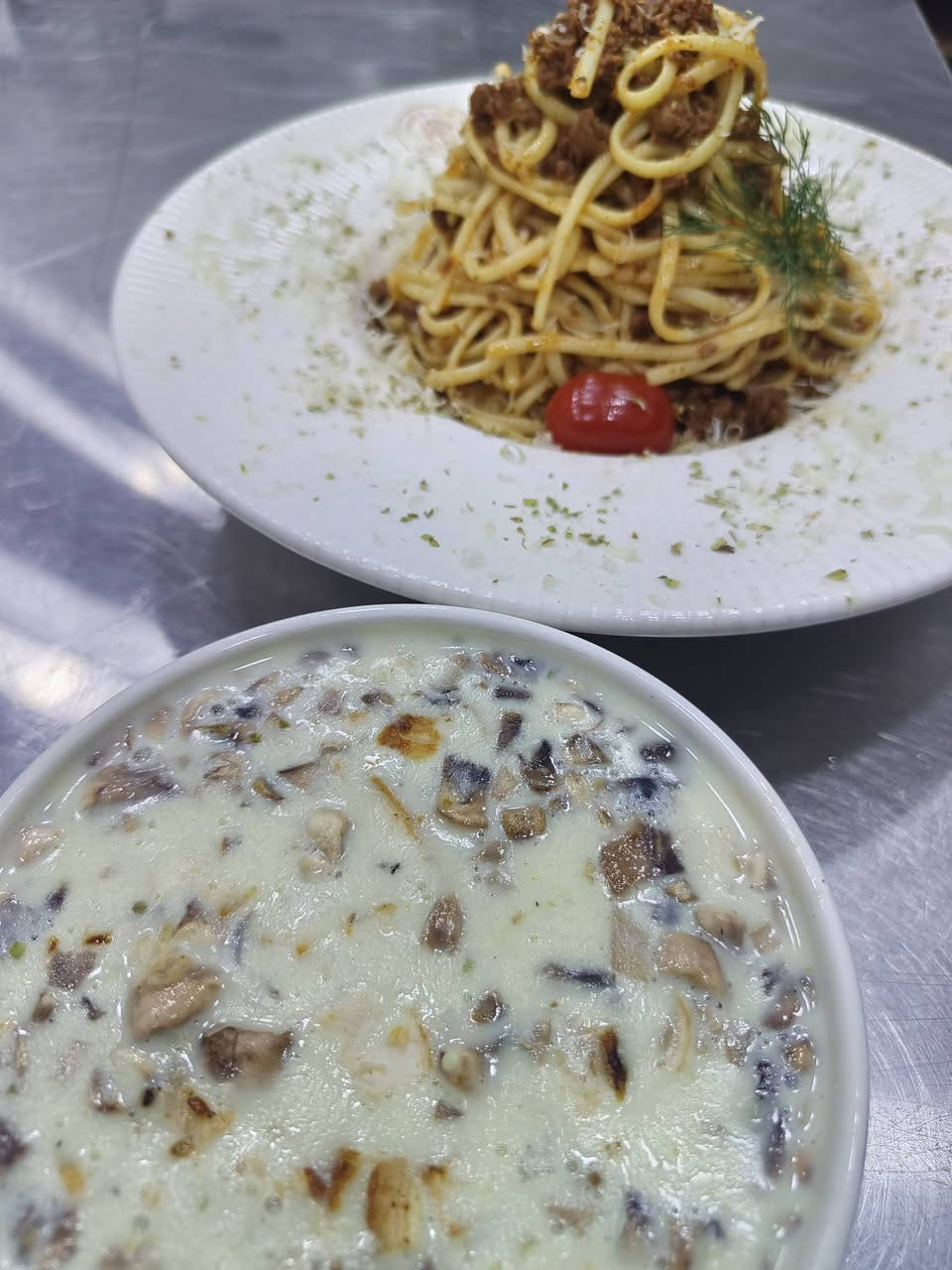 خلفه اكلات غربيه اسناكات صلصات تخمير 
بيتزا شرقي شغل عل تيست ***********من بابل
