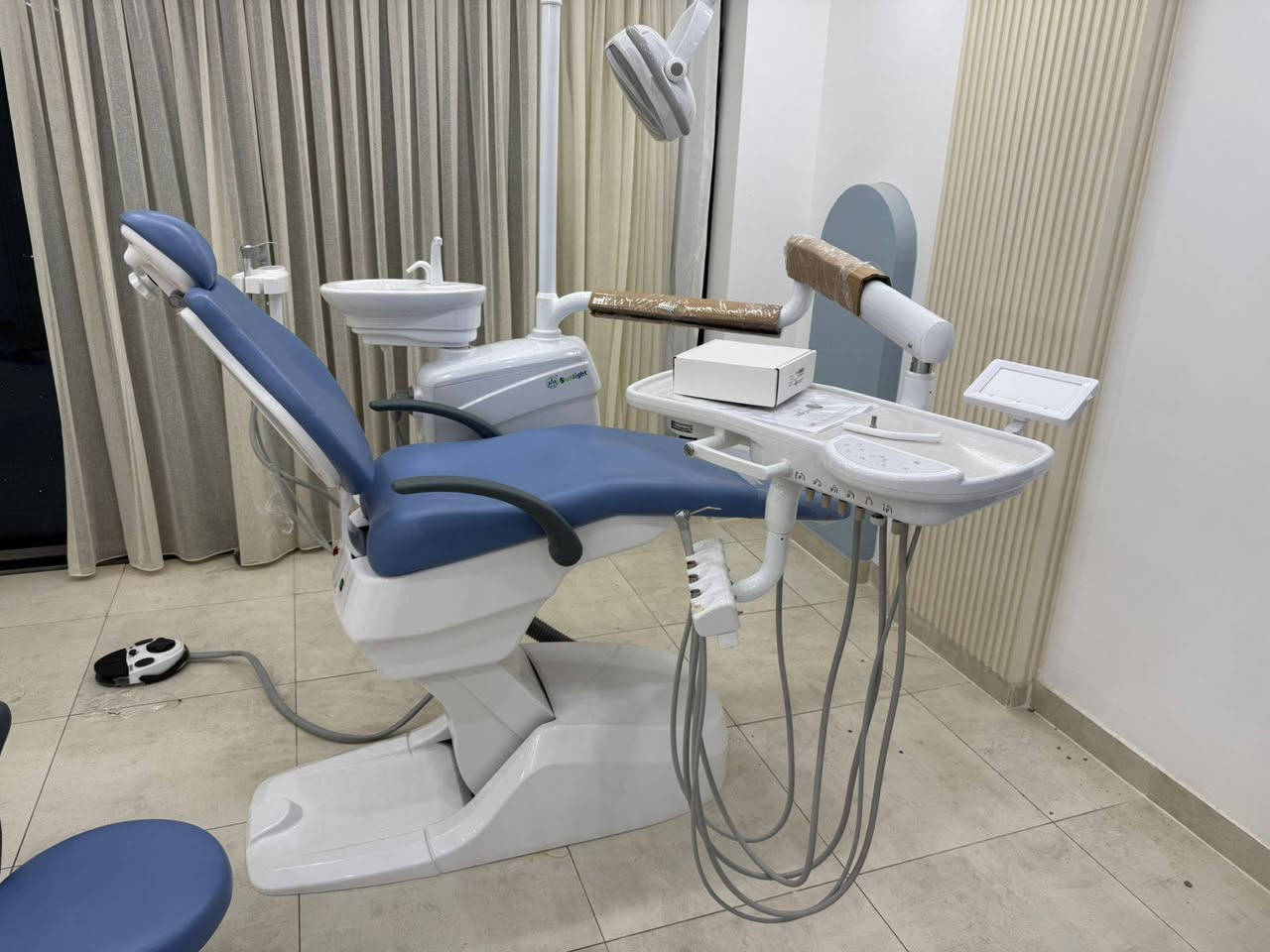 Sunlight dental chair
Model sl-8100 plus
تجهيز مركز متكامل من أجهزة طب الأسنان
الوكيل الحصري لشركة سان لايت في العراق
*********** واتس اب م أحمد
