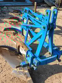 فدان رباعي للبيع حجم 11 للاستفسار الاتصال ‭ ‭٠٧٨١ ٥٧١ ٥٠٩٣‬