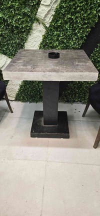 ميز للبيع عدد 5 نظيف بدون كسر او فطر سعر القطعه 30الف بي مجال 07510591...