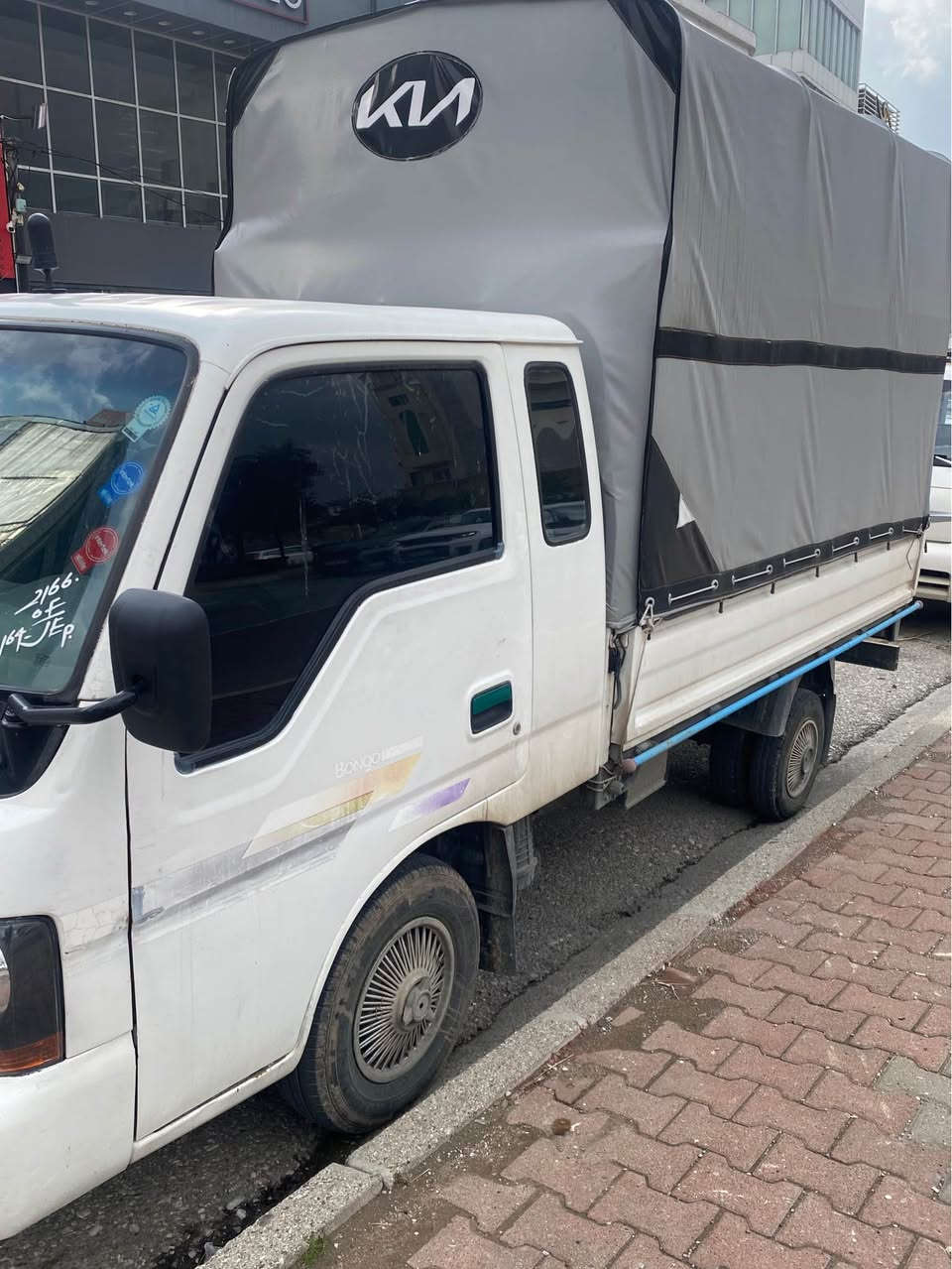 بە ناوی خوای گەورەو میهرەبان 
کیا امعیون مودیل ٢٠٠٢ گیرو مەکینەو ئەکسلو تەقەو رەقەی بە شەرت تەبرید لەگەل سویچدا ئیشەکات مالی دوستە بی مەسرەفە کامل جایزە
گؤرینەوەش ئەکەم بە شتیک دل بیگریت السليمانية, العراق


**إذا كنت صاحب هذا الإعلان وتريد حذفه لأي سبب، رجاءا أرسل رسالة إلى الدعم الفني**