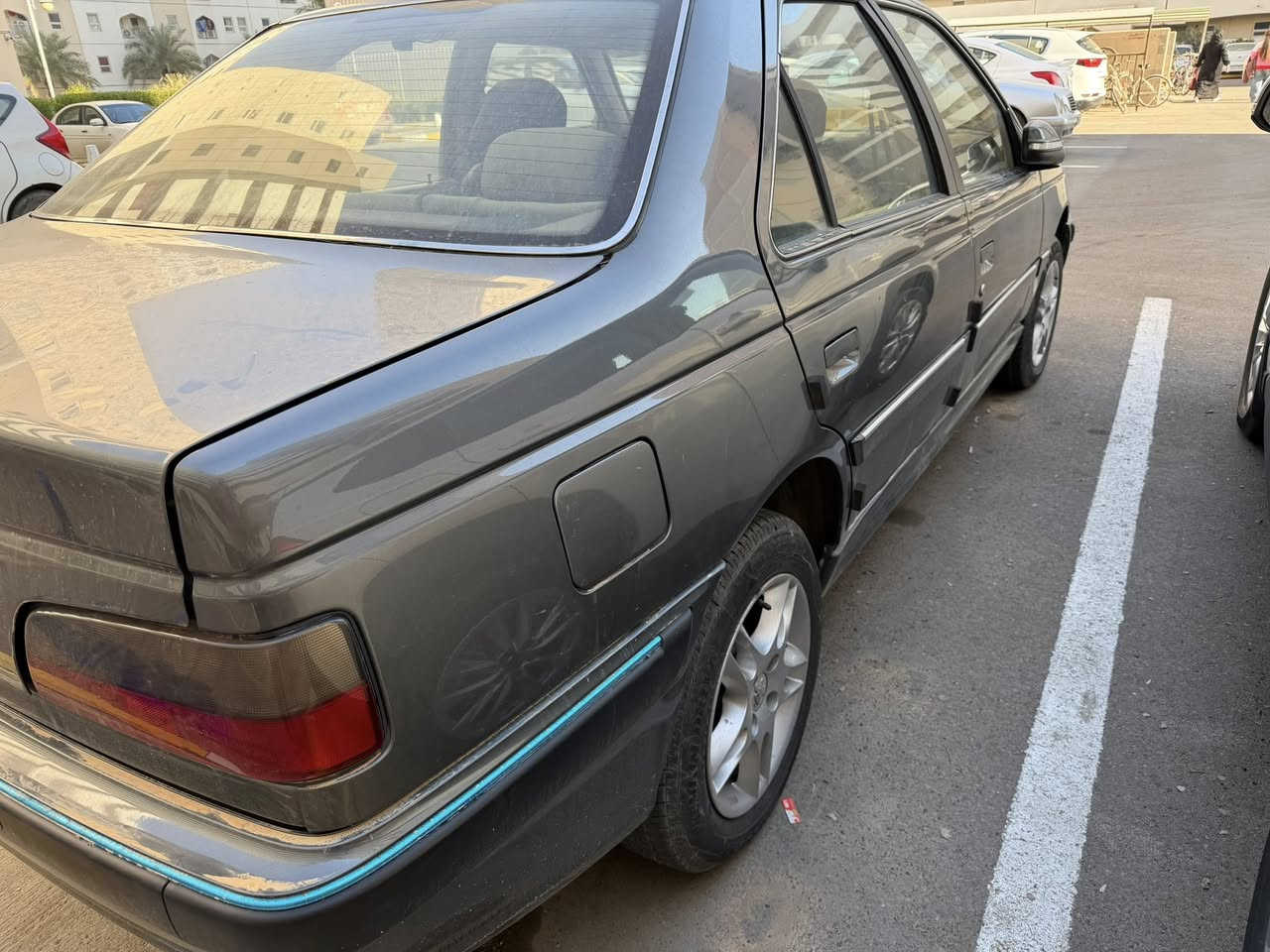 السلام عليكم 
للبيع بيجو بارص 2024 مكفوله كفالة عامة صيانة دورية بالشركة ماشية 26 الف مدوشمة ارضية كشنات 
مكان السيارة مجمع بسماية سعر 88 بيه مجال 
رقمي ***********
