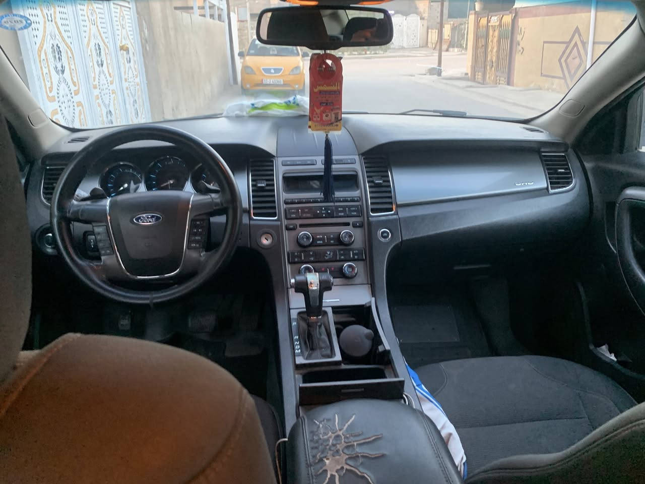 سلام عليكم فورد تورس موديل 11 وارد خليجي بدون حادث رقم سليمانيه بسمي سنويه جديده لحد 2029 ابيع تحويل  سياره مال جناي سونرهه موجود داخل المنشور 
باتري جديد تخم تاير جديد تراي مالك وين ميعجبك اطلع بيهه كير مكينه بلادي وخير من الله غير متواجد على الفيس 
الاتصال على الرقم *********** السعر 110 وبيهه مجال 
العنوان بغداد حي البساتين
