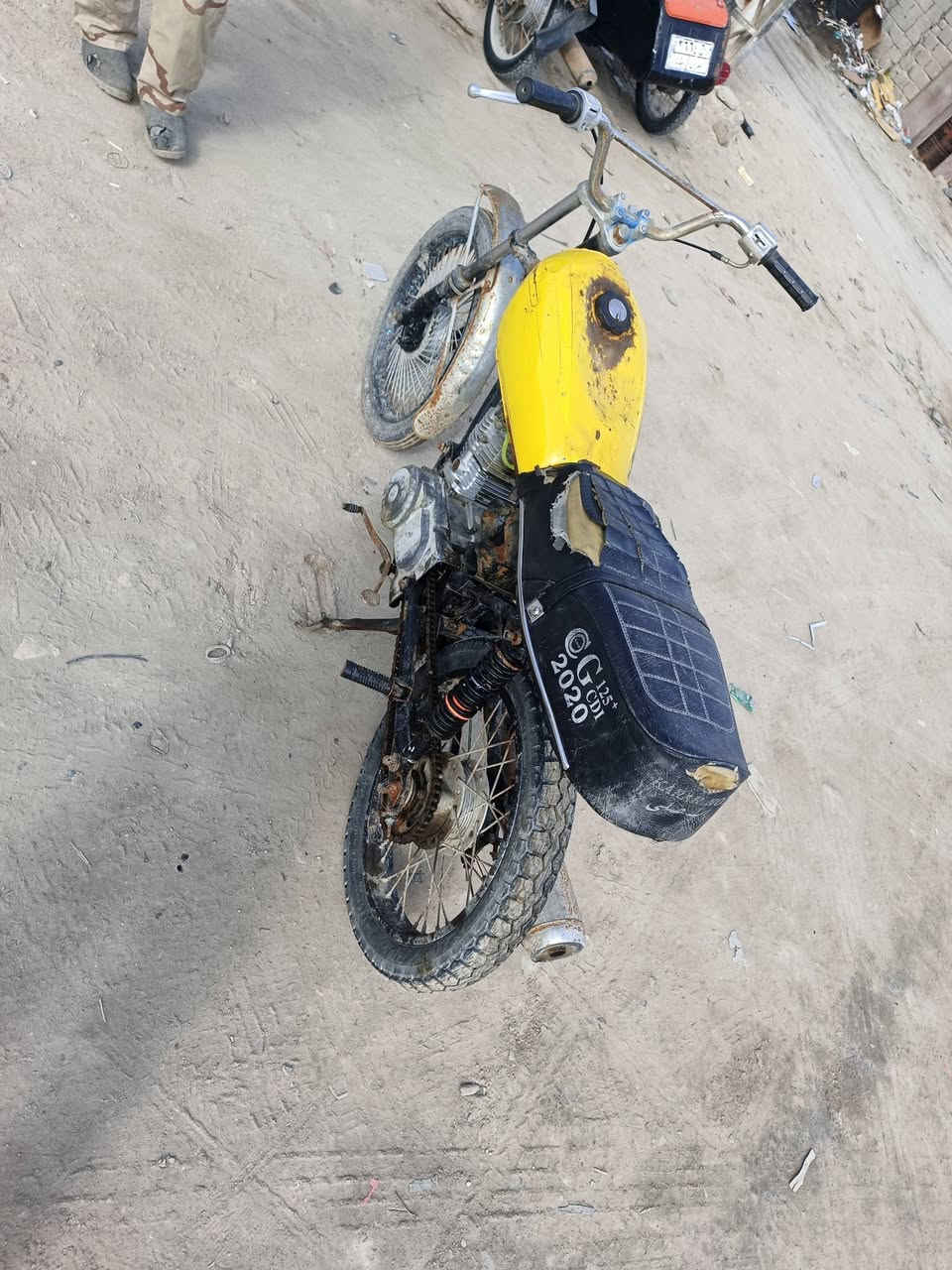 للبيع كلك كلك لا تنقص لا تبخر ماكو نضوح دهن شلع عوزه بس دواسه فقد مكان سوك شيوخ سعر 225 وبيه مجال دراجه مال شغل تروح وترجع ***********
