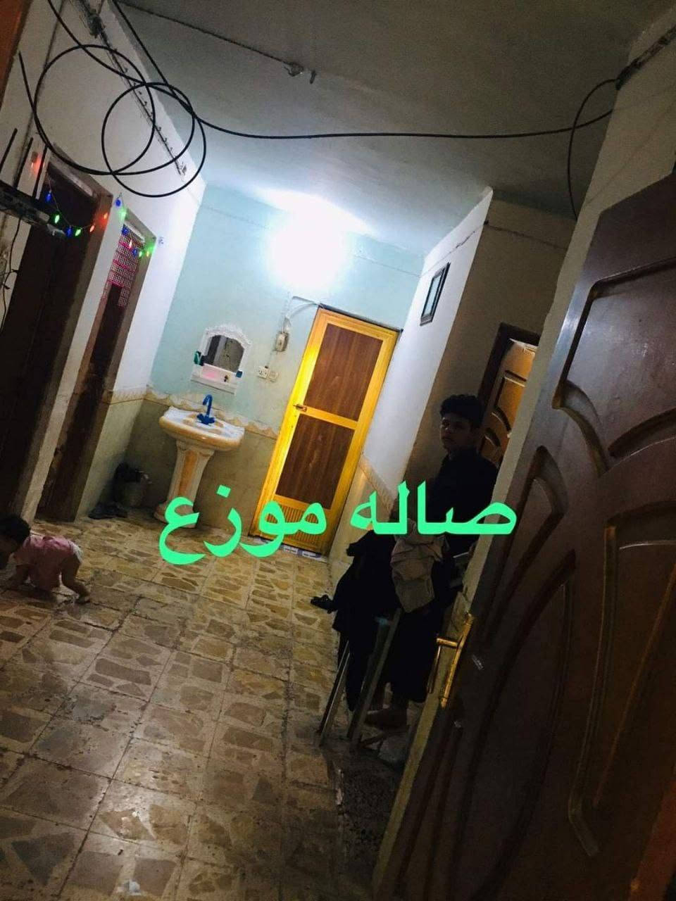 سلام عليكم بيت للبيع طابو صرف مساحه 240 متر طابقين الطابق الأول يحتوي على صحيات غرفتين وصالة واستقبال و مطبخ الطابق الثاني يحتوي على صاله و غرفتين و صحيات المكان حي اريدو الفرع مقابل مجمع راهب ال محمد و المشتل وملعب الخماسي جوه بلفرع  لتواصل عبر الرقم التالي *********** او على الرقم الثاني ***********
