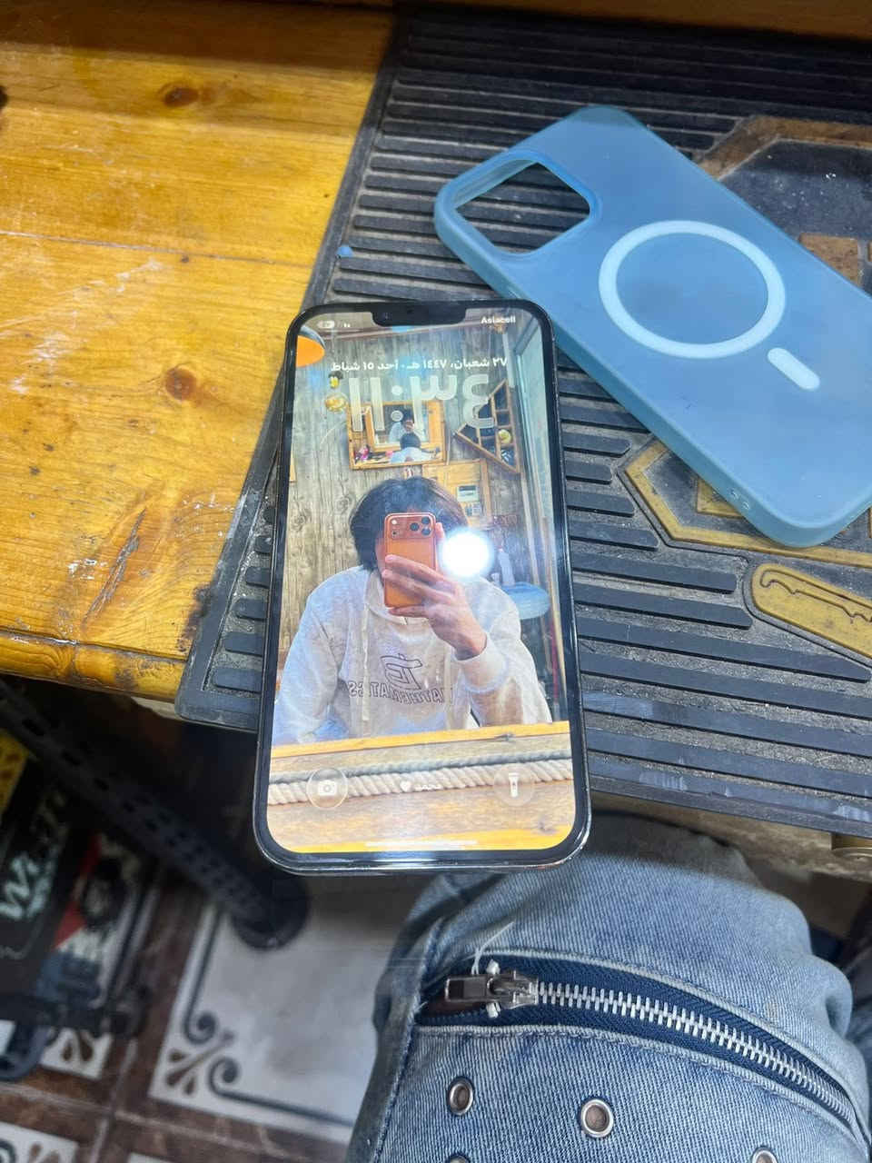 سلام عليكم شباب جهاز نضيف كدامكم كامل ملحقاته  كدامكم جهاز بل صوره  شاشه نوعيه تخبل س
سعر جهاز 550شراي يدلل رقمي ***********
