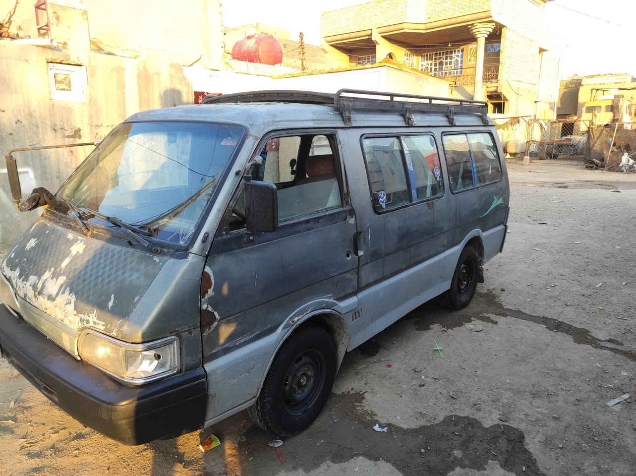 السلام عليكم شباب سياره كيه بسته موديل 1994رقم ذي قار صدامي مميز سنويه منتهيه بال 2020كاعيده جديده ودوشمه جديده دواخل حلوه ونظيفه كير مكينه وحداديه وتخم تاير مكفولات شواصي بلاديه كهربائيات كله شغال سياره جاهزه لو ربع ماتذب عليه السعر 12ورقه وبيه مجال للشراي. شي بصيط  والمو شراي لايتصل ولايعلق رجاء خاص مغلق مكاني بابل مامتواجد عل فيس هاذه رقمي للتواصل‏‪0787 703 8496
