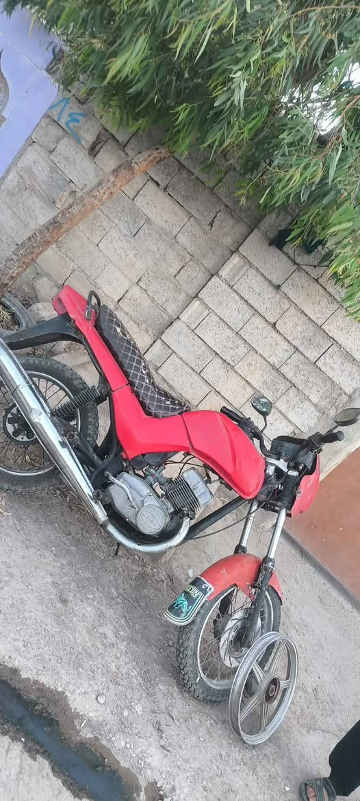 جاوه للبيع كتف شحن بلادي عقل بلادي 
كابريته محوره مال ايراني 350 وبيه مجال ملاحضه مكلف بل نشر ***********

