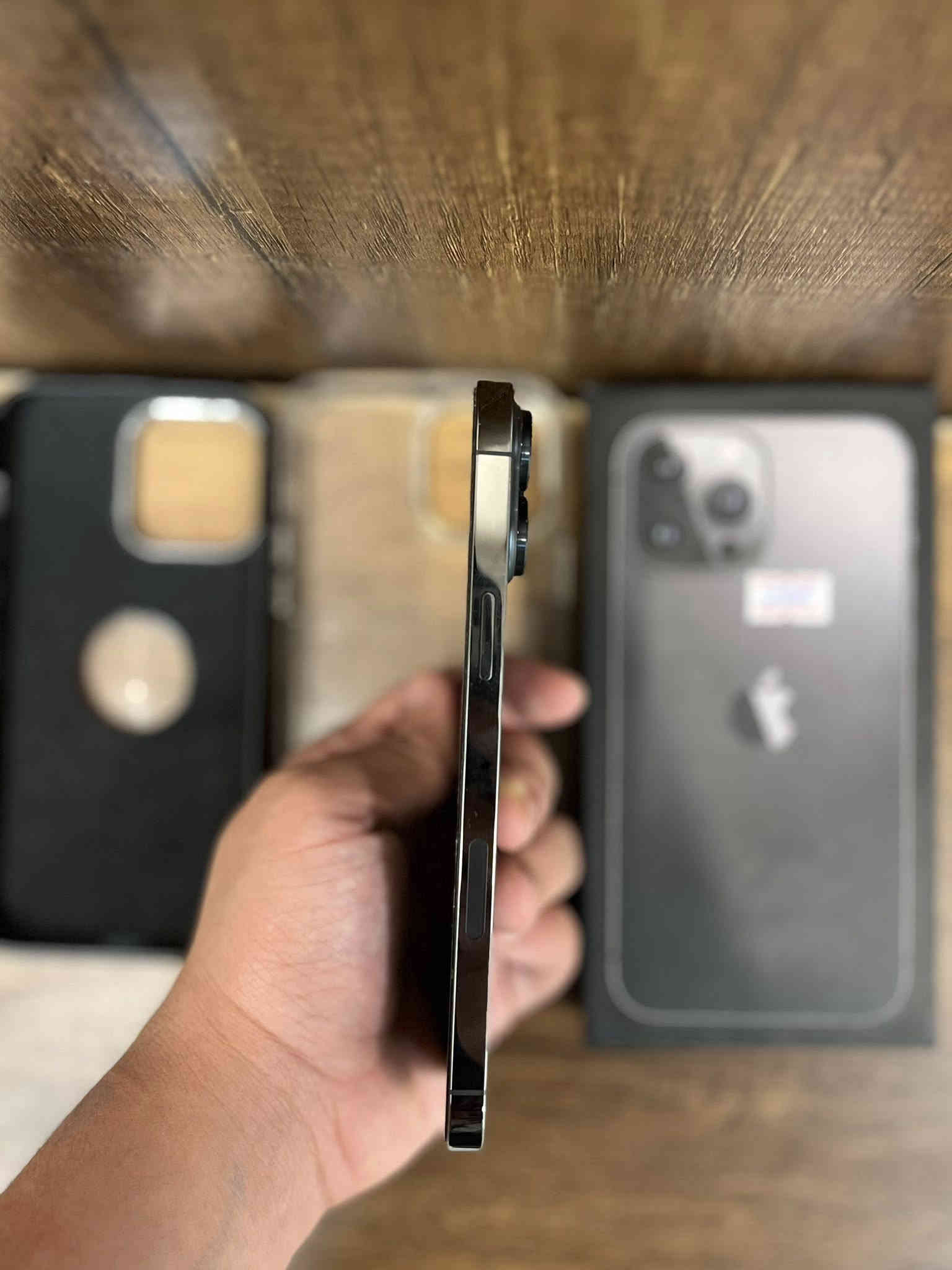 السلام عليكم ايفون 13pro maxامريكي نضافة 98جهاز جديد مابي شخط بطارية 91🔋ذاكرة 256لون مييز ومعروف مواصفات ال13السعر 800وبي مجال للشراي مكاني ميسان قطاع موجود خاص او رقم ***********
