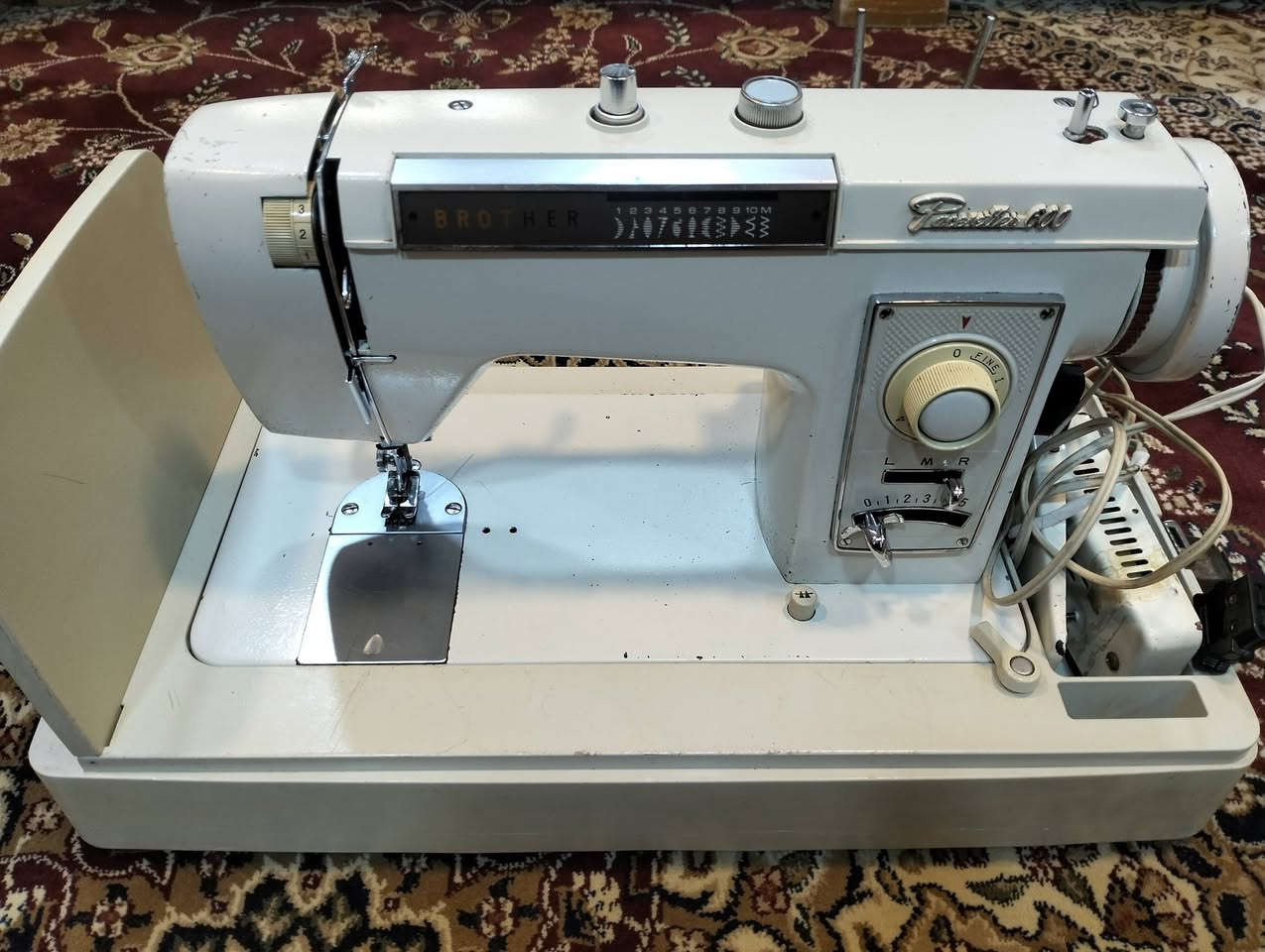 ماكينه براذر للبيع شرط خياطه
140 وبيه مجال توصل عبر رقم***********
