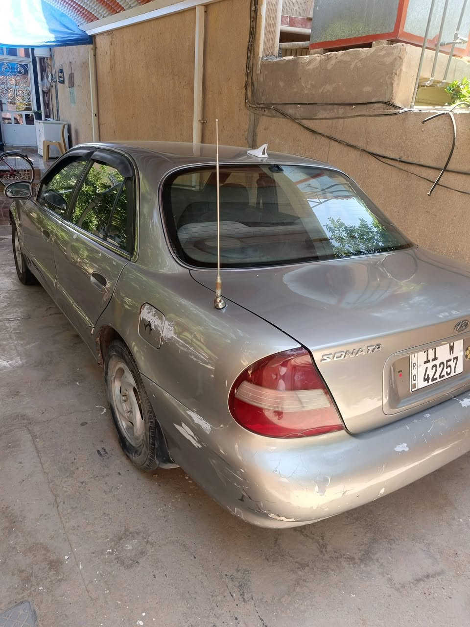 🚗 للبيع: هونداي سوناتا (3)...1996
محرك: 2000 
سنوية مجددة لغاية 2028
رقم بغداد (إنكليزي)
السيارة نظيفة، والمحرك بيه تبخير خفيف (خيط تبخير) والباقي كله خير من الله.
الموقع: ديالى – الحويش
 الرقم ***********
السعر:40 $$وبي مجال
