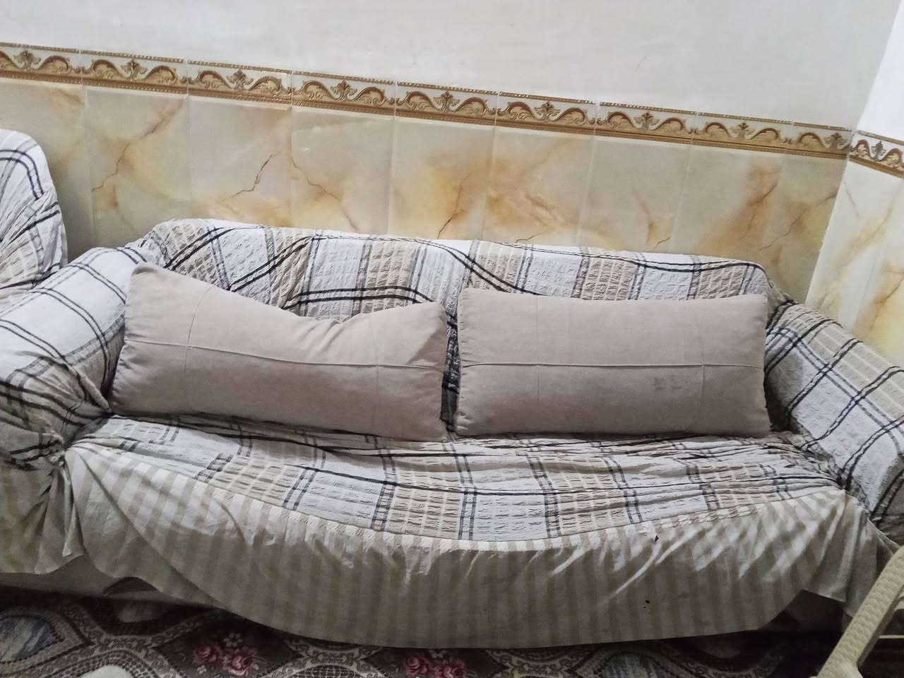 السلام عليكم عندي تخم لبيع عشر مقاعد تخم حلو ونضيف مكان بابل الرقم ***********السعر خاص راسني وبيك خير وتدلل
