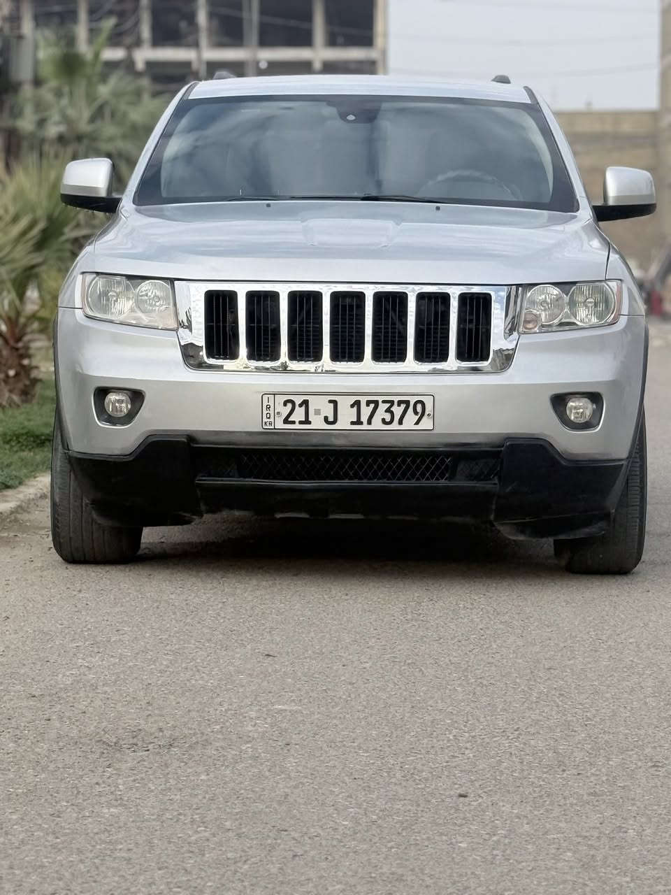 السلام عليكم
جيب 2011 خليجي 
حجم المحرك 6 سلندر 3600
البنيد و وجاملغ مبدل نفس ألون   بدون دواخل  
كير محرك جديد 
باسمي  تحويل ثاني يوم 
تبريد ثلج امامي خلفي 
كشن السايق كهرباء 
بصمة + البواب بصمة 
ومعروفه البقيه المواصفات
ماناقصه برغي السيارة جديده متعوب عليها 
السعر المطلوب١٤٦ وبيها مجال 
الاستفسار ***********
العنوان بغداد 
غير متواجد ع الفيس
