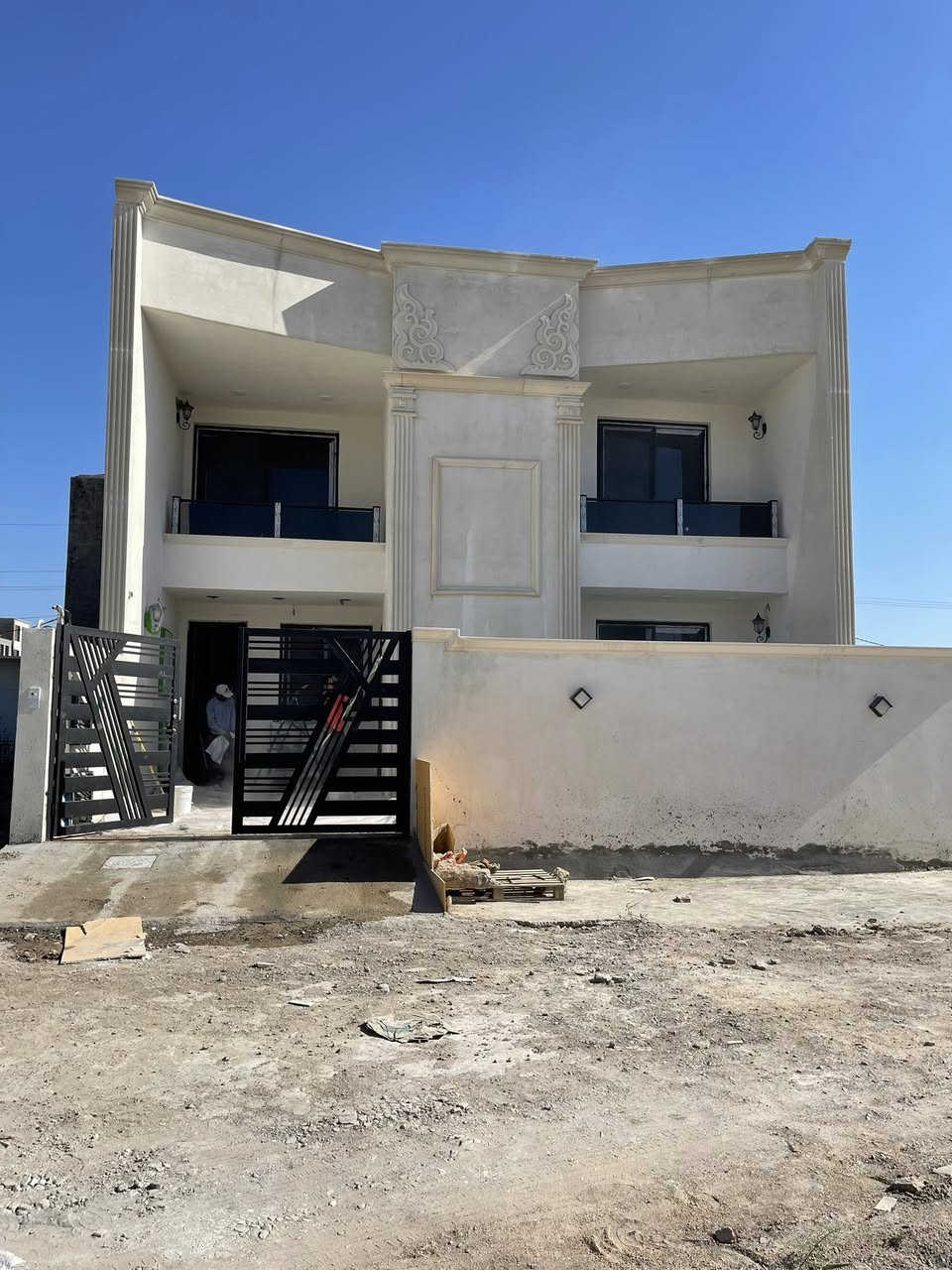 صباغ متفرغ داخل وخارج ***********
