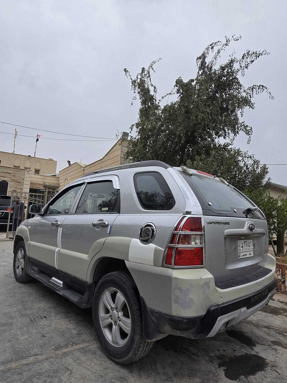 سبورتج٢٠٠٩
وارد كوري لون سلفر  
  كير محرك حداديه كله كفاله
 مكفوله من الصبغ بس بيهاجراد بلقطع البلاستيكيه والسونار موجود باسمنه شرط التحويل مكلف بلنشر 
السعر ١٢٢ ورقه وبيها مجال بسيط 
مكانه ديالى 
للاستفسار ***********
