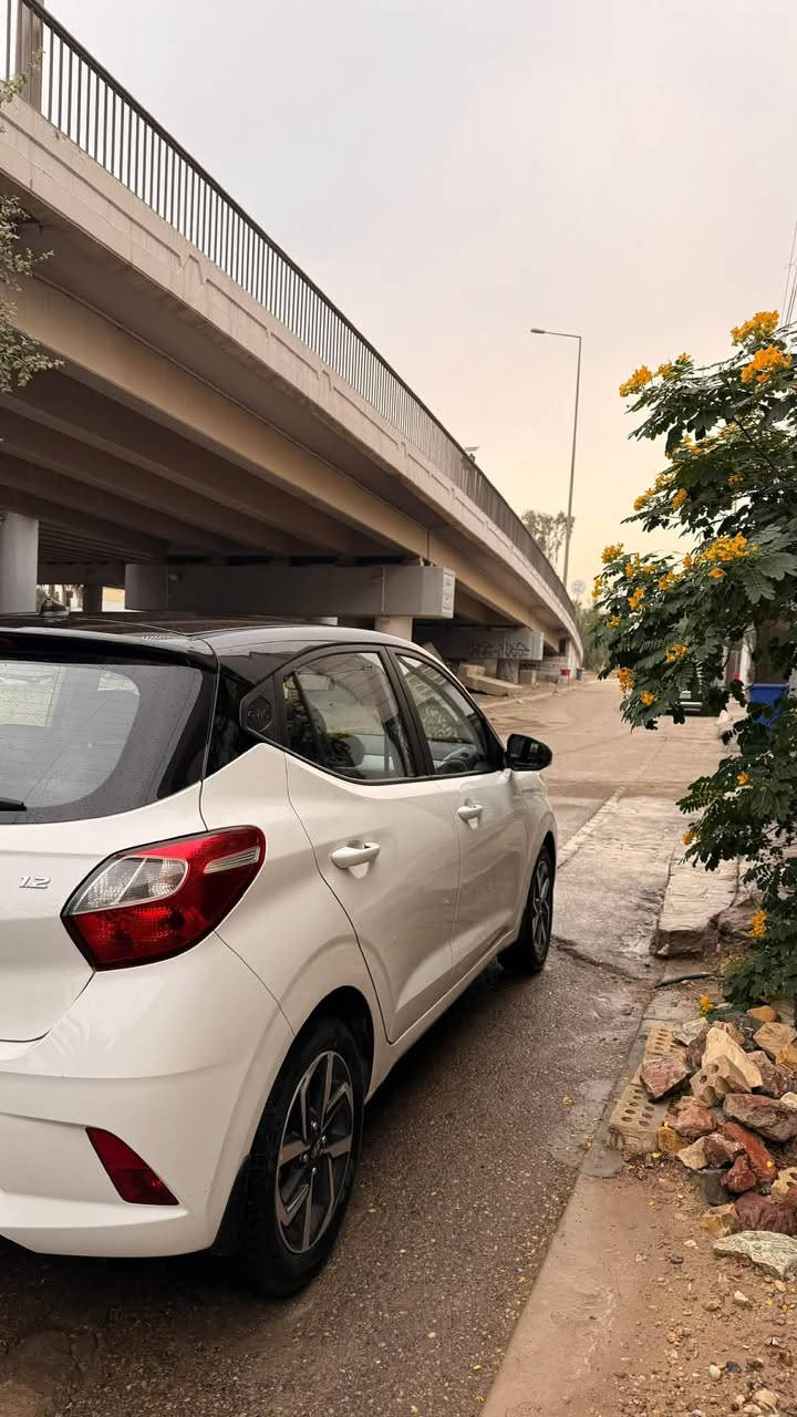 السلام عليكم مكلف بل نشر ..للبيع فقط بدون مراوس i10  موديل 2023 ماشيه 20 الف مكفوله كفاله عامه من الشخط وكلشي بعدها بل ضمان الشركه السياره فول مواصفات تجي تو كلر بلاد بأسمي تحويل ثاني يوم السعر 128 وبيها مجال بسيط مكاني اليرموك شراي اتصل عل رقم  غير متواجد عل الماسنجر ***********
