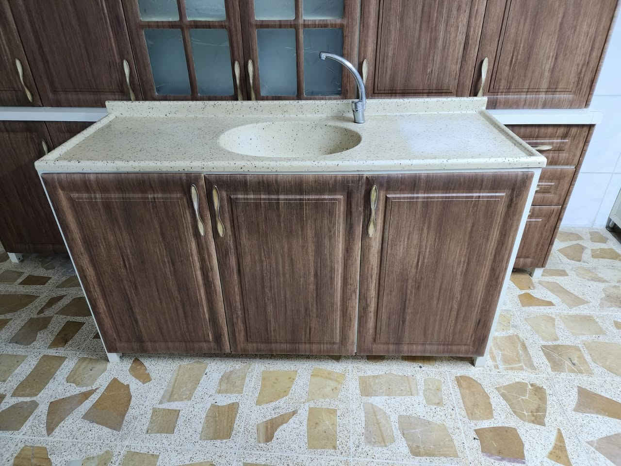 مستخدم شي قليل 
قياس 3 امتار ارضي وملحق 
وسنك متر و 60 مرمر 
عنوان اربيل نقل حد بغداد علينا 
يتوفر نقل باقي محافضات 
للستفسار ع وتساب ***********
