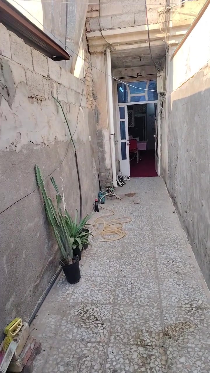 بيت للبيع ٥٠ متر  واقع حال اكثر من٥٠ سعر مناسب منطقه السكلات ل١٢  مقابل الضريبه  ثاني فرع بالتقاطع *********** متواجد واتساب فقط
