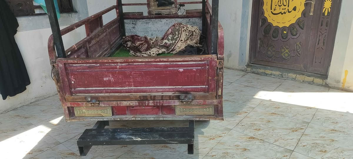 ستوتة جمره فحل شاصي رقم شاصي مكفولات محرك مفتوح مره وحده ستوته كهربائيات كلها شغاله اوراق اصوليه وكيلها عقيل الربيعي سعرها 1350. *********** النجف, العراق
