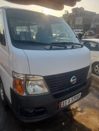 سياره نيسان اورفان سعر 120 وبيها مجال بغداد  مدينه الصدر هاتف 07710914...