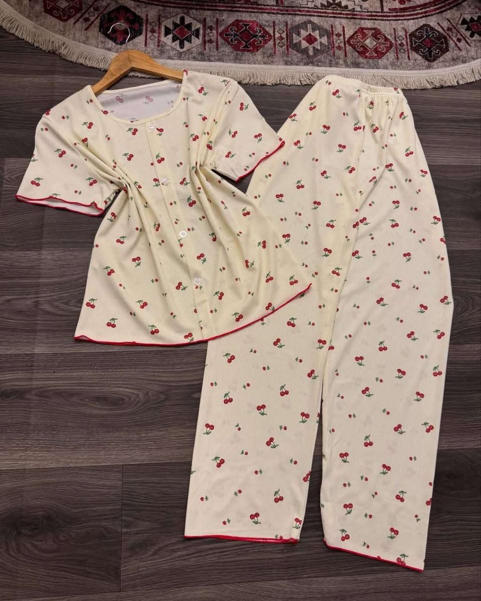 تراك قطعتين❤️‍🩹
خامة فانيل صيفي
38-40-42-44-46


**إذا كنت صاحب هذا الإعلان وتريد حذفه لأي سبب، رجاءا أرسل رسالة إلى الدعم الفني**