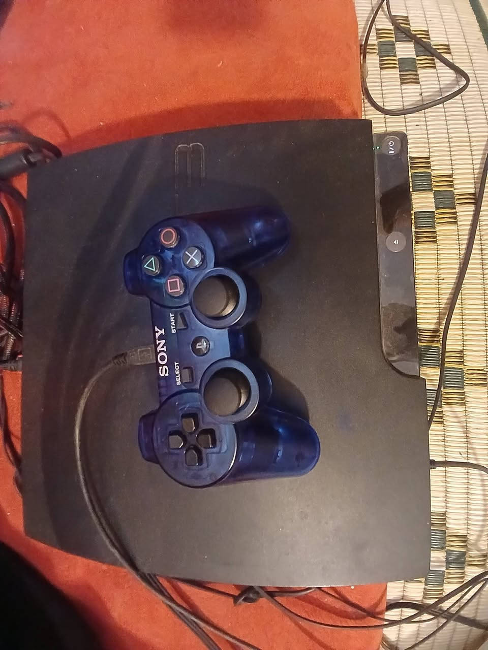 سلام عليكم اخوان بلي 3 للبيع مهكر كامل بي مالتمان + ويب مان مع جوستك أصلية بالة كامل ملحقاتة كيبل كهربا + hdmi
يحتوي على 15 لعبة هارد 320 بي نضام مكتبة تنزل منها العاب 
GRAND IV 
Tekkin 
GOD OF WAR 3
GRAND 5
Call of Duty 
Pes 2014 
أجزاء assassin.s وبعد بي ألعاب حرب 
مليان العاب اريده ١٤٠ مكاني كربلاء المقدسة


**إذا كنت صاحب هذا الإعلان وتريد حذفه لأي سبب، رجاءا أرسل رسالة إلى الدعم الفني**