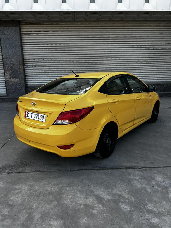 سلام عليكم اكسنت 2017 كفالة عامة وارد امريكي كلين  تايتل كلها ليبل واحد وهنا بل عراق هم كفالة السيارة صبغة اولى ما معيودة  بغداد الدولي بسمي مكينة 1600
كير 6 نمر AT ما مفتوحات ع ابلاد ثنينهن  صدر تبريد تايرات مكفولات دوشمة عامة ارضية وكشنات شاشة كامرة دوارة  ماشية 170 الف ع ايدي ماشتغلة تكسي 
السعر 105 وترهم مراوس بخصوصي
 مكاني بغداد العبيدي ***********
