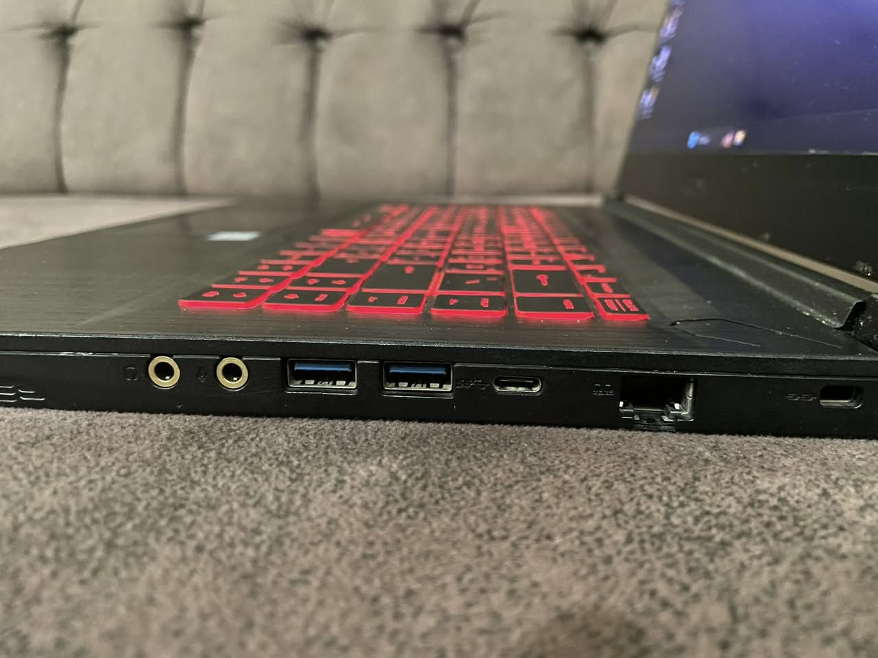 🔥 Laptop Gaming MSI GF63 8RD للبيع 🔥
اللابتوب نظيف جداً و استخدام مرتب، اخر صيانة وتنظيف قبل شهرين ✨

مناسب للألعاب المتوسطة، الدراسة، والمونتاج الخفيف 🎮💻

📌 المواصفات:

• Intel Core i7-8750H

• NVIDIA GTX 1050 Ti 4GB

• RAM 16GB DDR4 (8x2)

• SSD 256GB

• HDD 1TB

• شاشة IPS حجم 15.6 / 60Hz

• Windows 11 Pro

📌 الجهاز شغال (البطارية تتحمل من ساعة و نص الى ساعتين ك استعمال عادي) 👍

💰 السعر: 500 ألف دينار عراقي والسعر قابل للنقاش 

 الموقع:بغداد

📩 للاستفسار خاص


**إذا كنت صاحب هذا الإعلان وتريد حذفه لأي سبب، رجاءا أرسل رسالة إلى الدعم الفني**