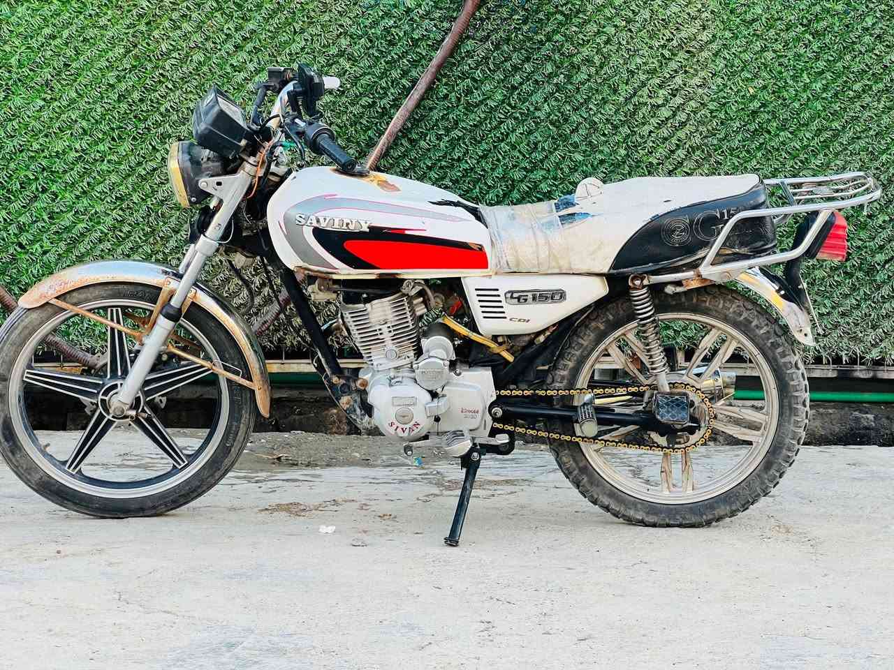دراجه سيفان 2020 مكينه ما مفتوحه شلعه خير من الله سلف شغال سعر 350 بيها مجال
شهربان ***********
