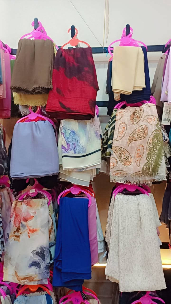 عرووووووض ساعة الحظ عرض اي طرحه شيفون ديجيتال ب٩٠ج
وطرحه شيفون ساده ب٦٠ج وب٩٠ج
وطرحه تايجر ب١٠٠ج
وطرحه مشجره قطن ١٢٠ج
وطرحه موج البحر قطن ب١٠٠ج
وطرحه جيل بالبندانه ب١١٠ج 
ورنا وكيان وحبيبه ب١٣٠ج
عروض عروض الحقوها عرض اليوم عند اكسسوارات الملكه.almleka store


**إذا كنت صاحب هذا الإعلان وتريد حذفه لأي سبب، رجاءا أرسل رسالة إلى الدعم الفني**