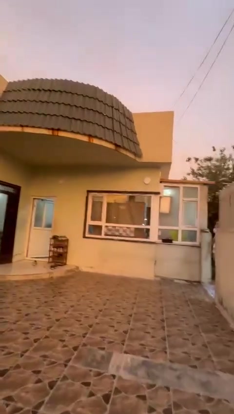 بيت للبيع شاهان ستي ممتكون من اربع غرف نوم ما مطلوب ***********
