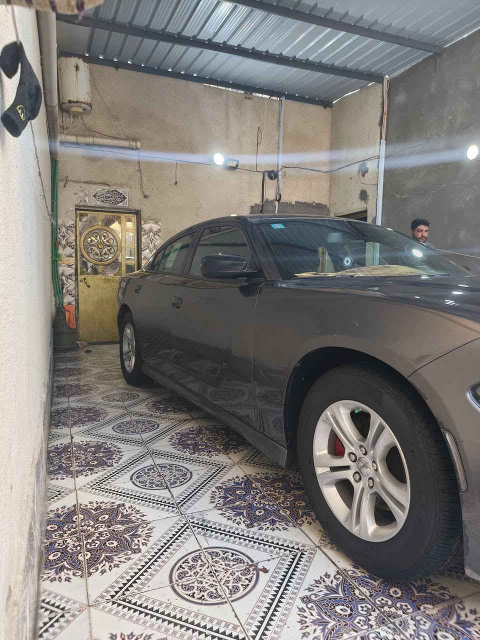سلام عليكم جارجر 2017  محرك 3600
كير والمكينة + تخم تاير جديدجديد السيارة كل نقص ما فيه رقم بغداد باسمي الضاربة واضحة بل صور  المكان  البصرة منطقة العالية  السعر ١٦٠ بية مجال حق الجية 
رقم الهاتف ***********
