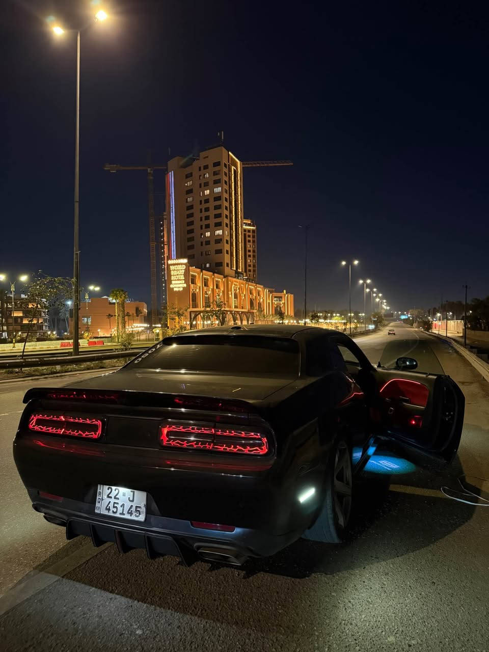 جالنجر Rt2017 سياره جديده  واي نقص مابيها ومكينه تشك الكاع بيها وماشيه60 الف فقط من النوادر تلكى هيج موديل ونظيف ومكفول  وعليها نصبه كلش حلوه و قطعتين بيها بس  لحد يقارنها بل مهجومات كلشي بسعره عنواني البياع عجبتك تفضل اتصل ***********
عليها برجمه ايكل البطل
عليها اناره سستم كامل 
عليها ويل نجمه خسفه تو سايز سلفر بغداد, العراق
