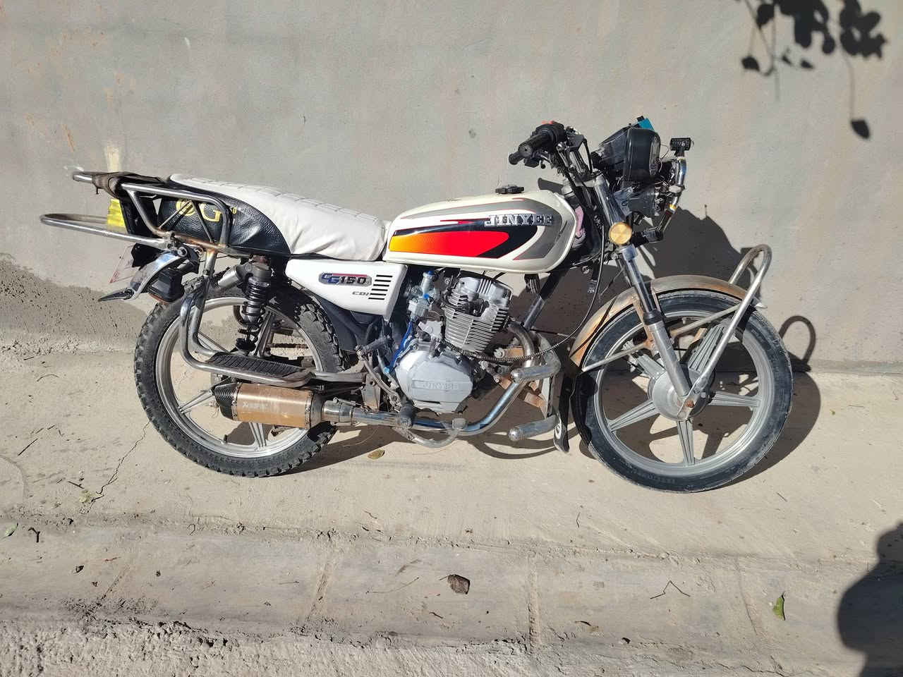 سلام عليكم دراجه للبيع مكان جلولاء
نوع جني كامله من كلشي *********** او وتساب متواجد
