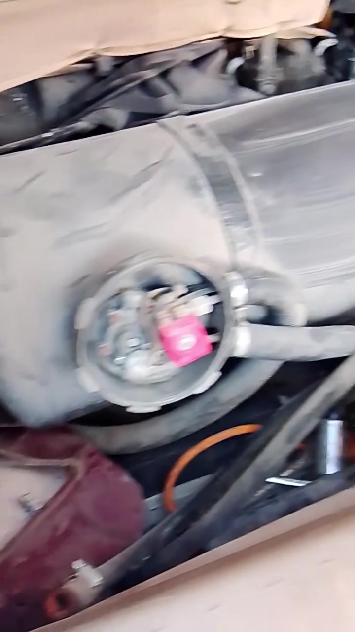سلام عليكم منضومة غاز للبيع حالين مشدوده بسياره الشراي يتصل ***********
