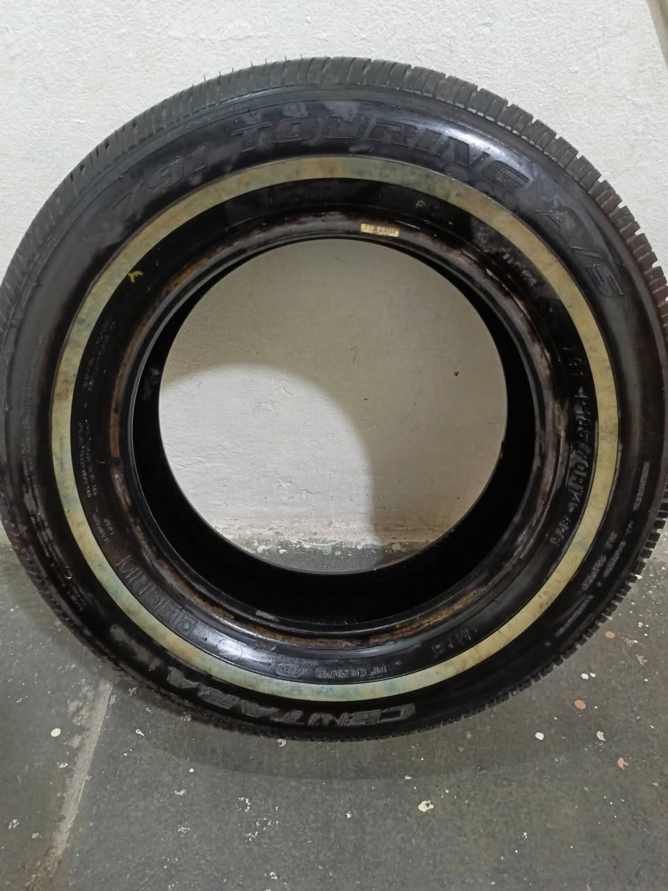 السلام عليكم تاير 14 سعرة 50 
 جديد زوج دمامات واحد ب 30 
العنوان بغداد الرقم ***********
