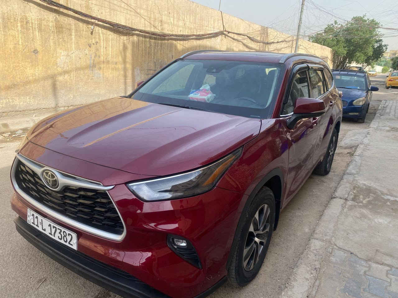 السلام عليكم للبيع او مراوس Toyota Highlander
هايلندر موديل 2022 XLe رقم بغداد  6 سلندر حادثها من امريكا قبق الصندوق فقط وبالعراق صار بيها صبغ احزام وربع القماره فقط بدون دواخل

فول مواصفات
سلايت شاشة جبيره كامرة شحن وايرلس اشاير مري تحكمات ستيرن كشنات جلد تدفئه كشانات رادارات تشغيل عن بعد اوتو هولد صندوق كهربائي بصمة ابواب وبصمة تشغيل  7 راكب 3 قطع تبريد السيارة جاهزه وماناقصها شي مكاني بغداد الغزالية وهذا رقمي للاستفسار سعرها 210 وبيها مجال ***********
