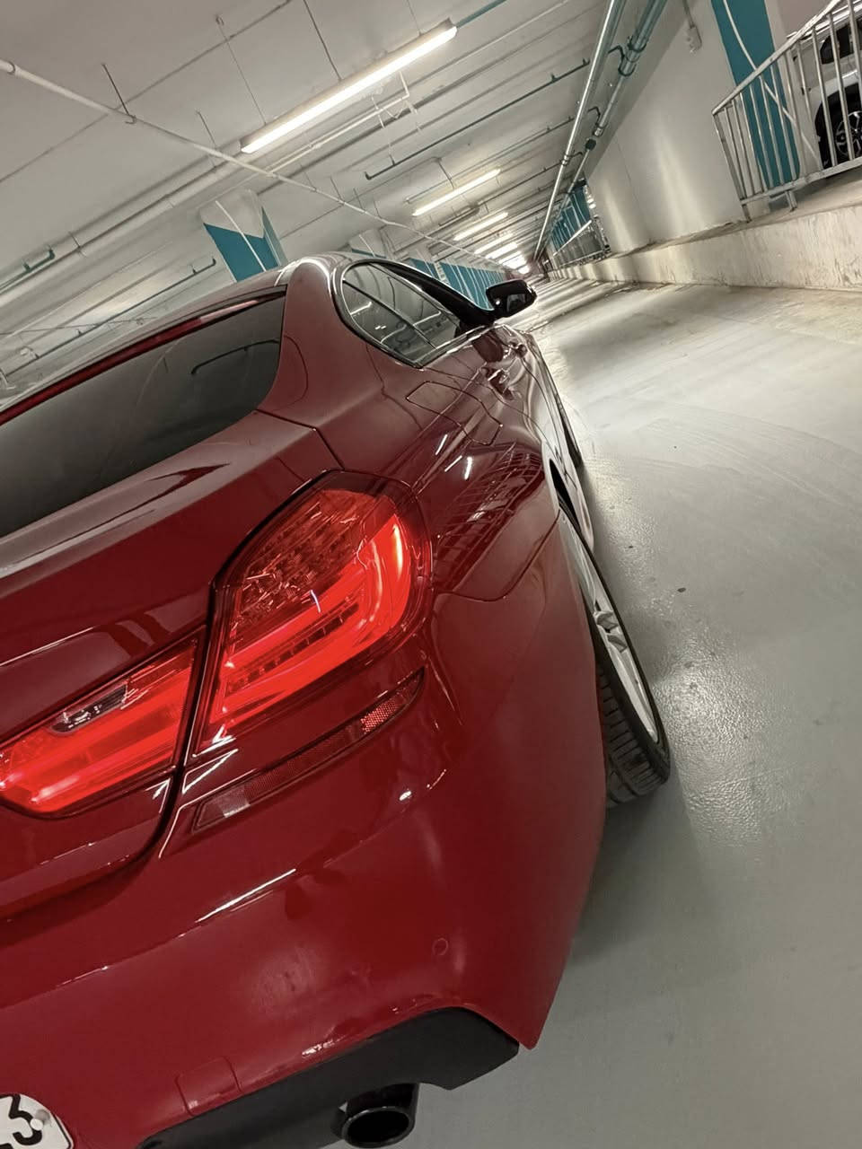 للبيع BMW
الموديل 2014 
الفئة السادسة 
الحجم 640i
لايت داينمك
حساس امامي خلفي 
كامرات جانبي وخلفي
بصمة تشغيل 
بصمة ابواب 
بانوراما 
ترحيب
فول تحكم كشن 
تبريد مناخ منفصل 
ستائرابواب خلفية كهرباء
ستارة للجامة الخلفية كهرباء
سيدي جنجر 
ويل 20
تبريد ثلج 
فول تحكم ستيرن 
عدادات الكتروني متغير لون وشكل
4 مودات قيادة 
ايكو 
نورمل 
سبورت 
وسبورت بلص  
ترحيب ابول 
سستم صوت 
ابواب شفط 
وشغلات الشاشة بلوتوث واواكس ويو اس بي 
استيرن كهرباء 
لايت اوت 
جام اوتو
هندبريك كهرباء 
اوتو هولد 
اوتو استوب (اطفاء المحرك بالازدحام) 
عليها صيانه كاملة السيارة 
ونظافتها كدام العين مبينه 
السيارة خليجي وكالة 
بيها صبغ دعامية امامية وشوية من الداير مال جاملغ خلفي شخط صغير فقط بدون حتى معجون
للبيع فقط فقط 
السعر 21,000  الف دولار
وبيها مجال  بعد المعاينة اخوان لحد يقارنه بام 185 ورقة 
مطخطخة واذب يم المصلحين قيامة يلا كاعد تسوقها  رحمة لدينكم  تريد السيارة اخذها بلا حكها بس لحد يكسر بحلال غيره واي استفسار اني حاضر اتصل وبيك خير وتدلل 
للعلم السيارة هزه وفحصة وسنوية جدد ومداور مباشرة
هذا رقمي اخوكم ابراهيم الشمري 
***********

