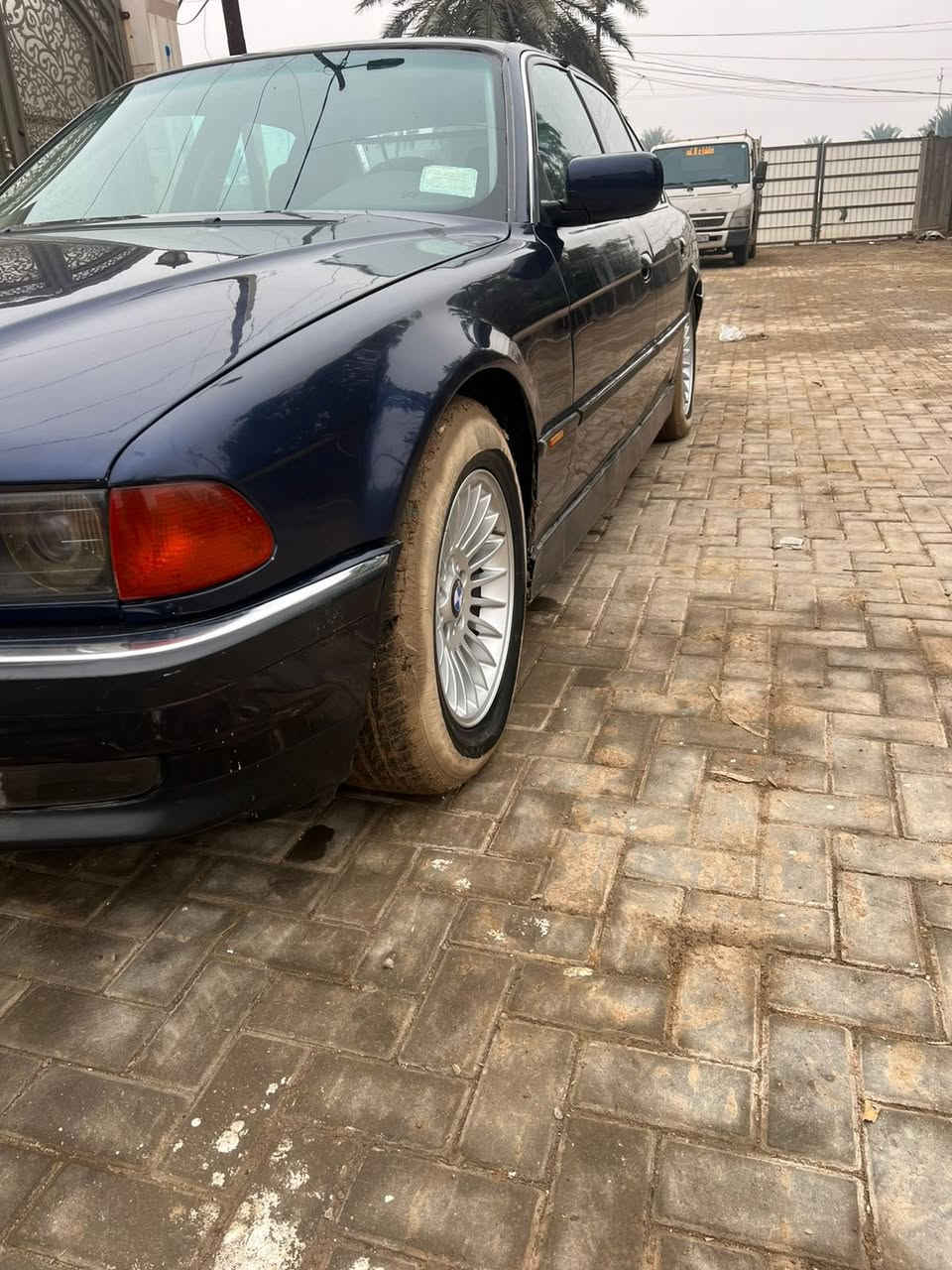 سلام عليكم بي ئم موديل 97صلاح الدين رقم إنكليزي جديدجاهزه من كلشي فول موصفات مكينه 730
السياره بسمي موجوده بغداد مدينه الصدر 
غير متواجد فيس سعر 85وبيه مجال سياره زيرو مال بيت 
***********
