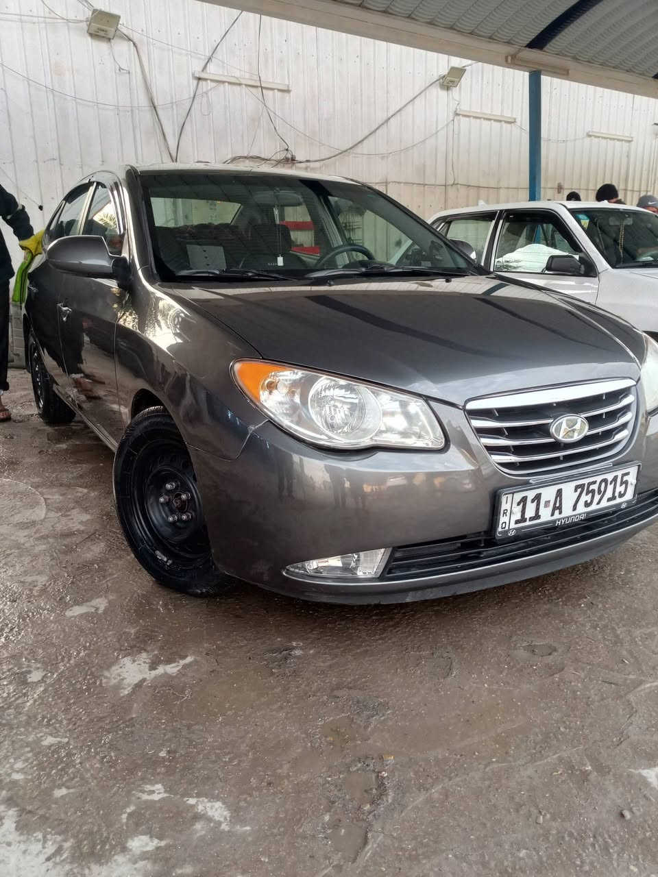 السلام عليكم النتره ٢٠٠٧ مصبوغه عاام للجماليه ضرره الجاملغ الايسر ليبل واحد داخل نضيف مكينه ٢٠٠٠ اربع دسك فتحه وشاشه كامره صدر خلفي امامي توني شاده مع اربع دبلات ومشط وتخم تاير رقم بغداد هزه جديده العنوان بغداد الحريه السعر ٩٧ الاتصال ***********
