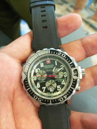 ساعة سويسرية • سناتر