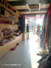 انتقلنا • منطقة الاربعتالاف • ملابس