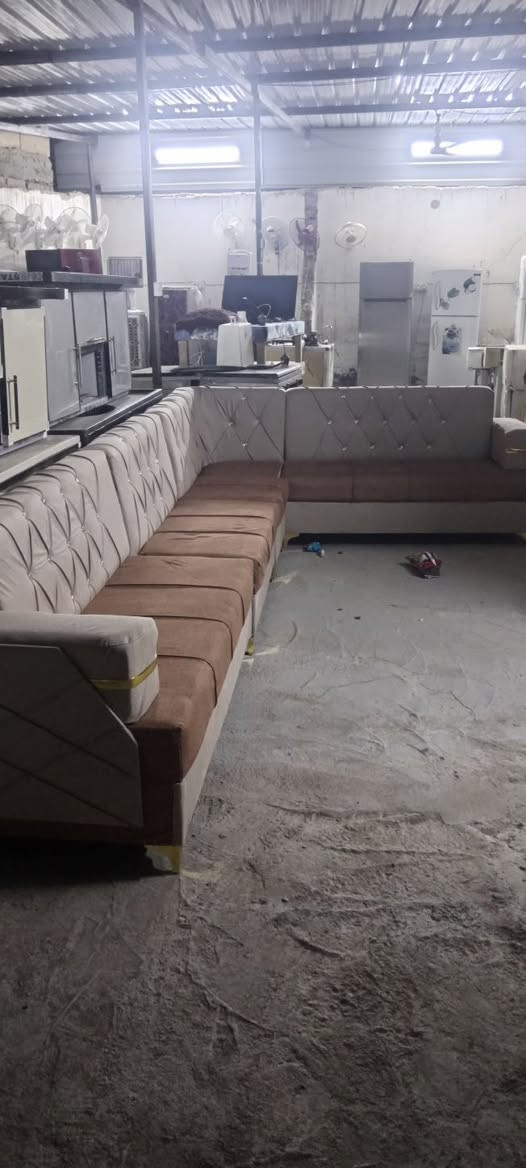 عيوني الي موصيني على دواني 10 نفر مرتب جديد السعر 300 العنوان شاميه قرب مصرف الرشيد مصطفى الكرعاوي يوجد توصيل ***********
