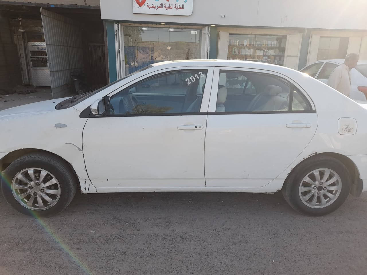 السلام عليكم سيارة بي واي دي جي ٣ كير ومحرك جدد حاويه صدرها جيد ماعدا درايف شفت ايمن سيارة باسمي رقم انكليزي من بدلت المحرك الغاز مال التبريد طلع يعني بس يرادلها غاز تبريدها ثلج بيها طخة بالجاملغ والباب الايسر خفيفة عالبارد سعرها ٤٨ بيها مجال بسيط للشراي مكاني بغداد التاجي حي الحسن العسكري رقم الموبايل ***********

