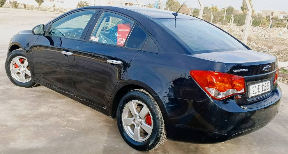 للبيع سياره شفرلیت کروز موديل 2012 خليجي بها دفتر بنزين رقم سليمانيه دولي جديد لغايه 2029 شرط تحويل وكاله گير ومحرك بالشرط گير اوتوماتيك+سبورت محرك 18 سياره بيها قطعتين صبغ  بونيت+چاملغ تبريد تدفيه بالشرط كهربائيه كل الشغال جام اربعه كهربائي تيارات جديد صدر وخلفي جديد بريكABS باتري جديد داخل كلش حلو لونين تركوازي +اسود سياره من دعامي الى دعاميه بالشرط السعر 85 وبها مجال بالتفاصيل اكثر خابر على ارقام ***********//*********** مكان سياره كركوك حي العسكري كركوك, العراق
