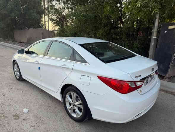 السلام عليكم مكلف بالنشر. هونداي سوناتا 2013 وارد خليجي المواصفات الشركة العامة محرك 2400 دوش قطعتين تبريد مري شفط ويل كب تحكم ستيرن السيارة نظيفة جدا مكفولة من صبغ وتبديل وبارد محرك ابلادي مابيهة نقص الحمدلله رقم بغداد انكليزي تحويل مباشر السعر 142 مكان السيارة بغداد جانب الكرخ حي العامل قرب البانزين خانة*********** بغداد
