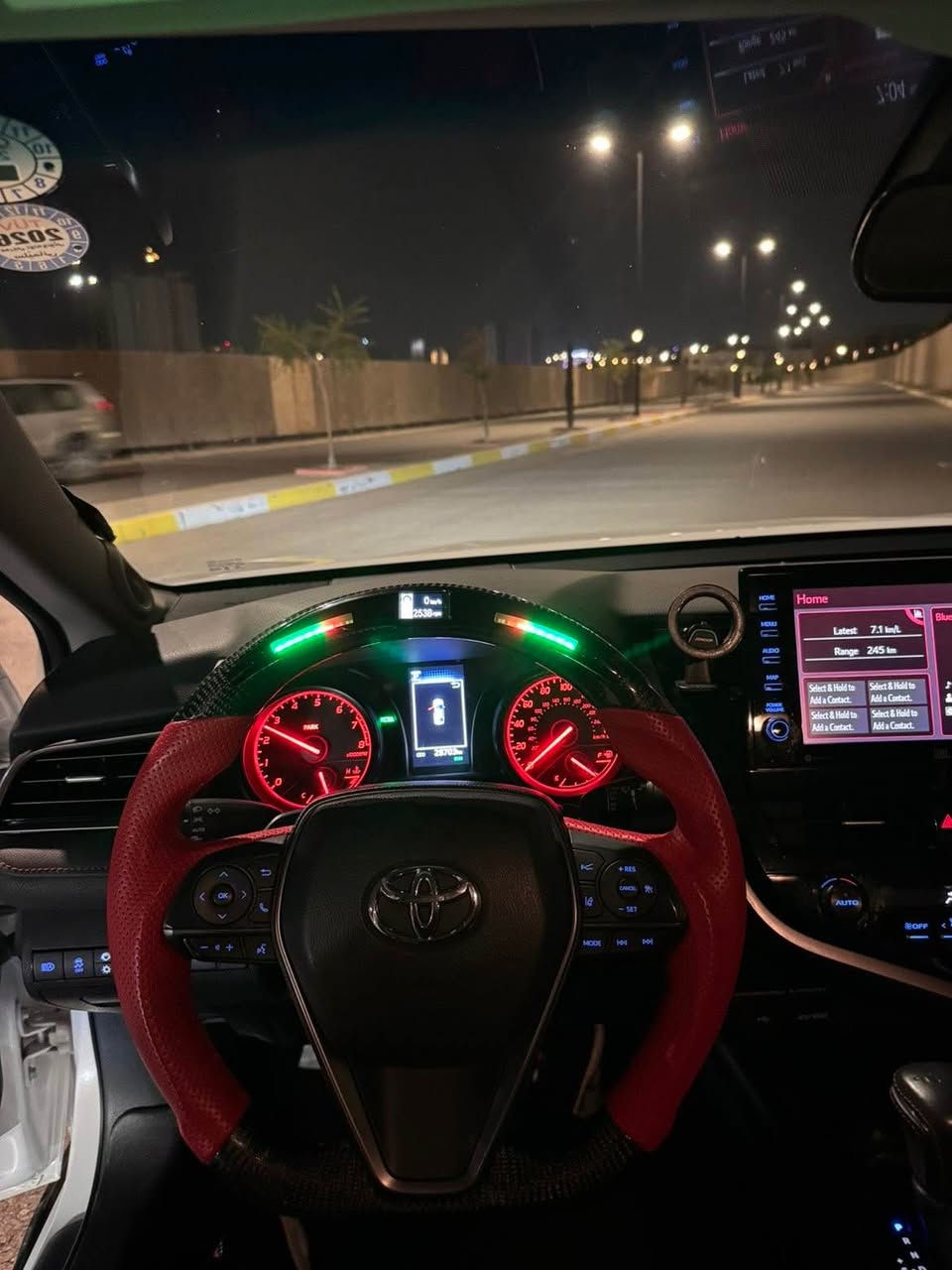 Toyota camry trd 2023                           سةيارةكة بي سبوغ دةعامي لو دةعامي بةشةرت بةس ٣ جيي گچكةي ساردةكوتة بي ناوگرتن بي ارباگ (٢٨هةزار كم ) روية سةيارةكة لةسة دةقي شةريكةي ماية گير و مةچينةو تةبريد و بةناوكردن غةرامة هةموو شتي بةشةرت شوين هةولير *********** أربيل, العراق
